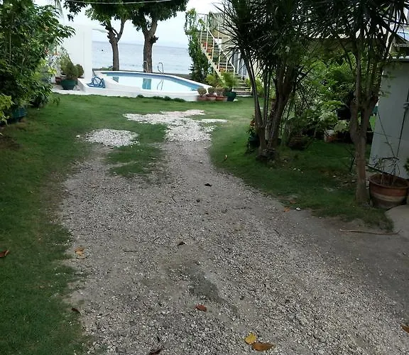 Anton's Resort 2*
